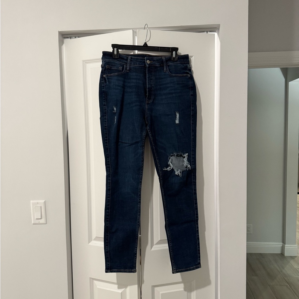 Old Navy Women's Dark Blue Distressed Skinny Jeans